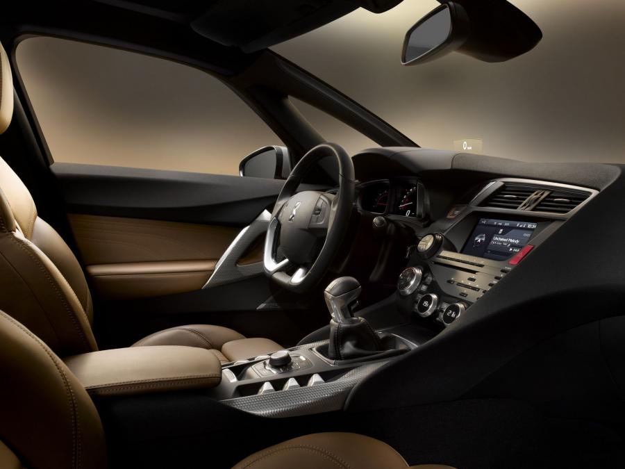  Citroen DS5 2011 года  (фото 8 из 33)